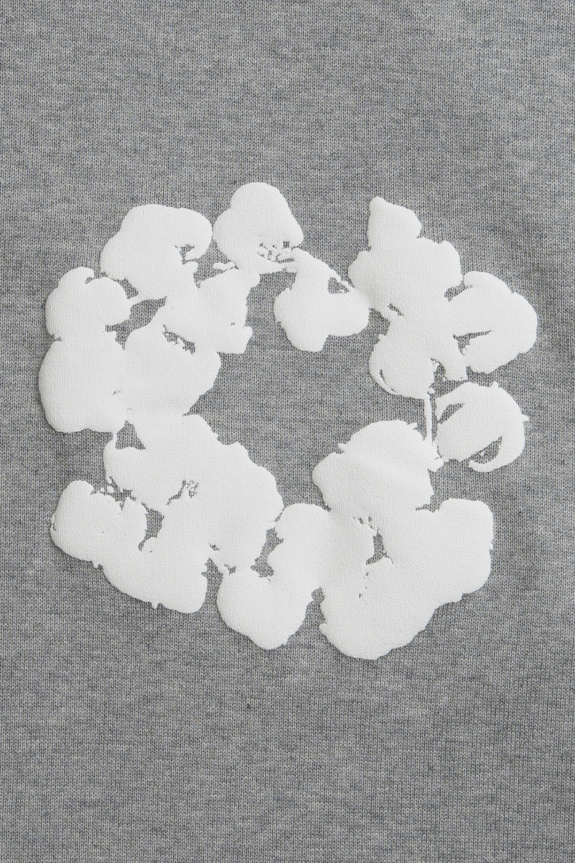 Cotton Wreath Long Sleeve Grey